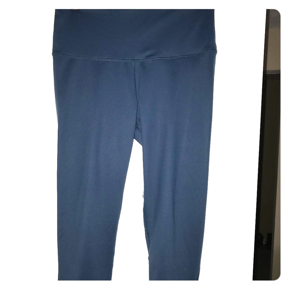 Active life brand workout capris.
